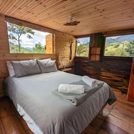 Habitacion Colibri, Pijao, Finca Flora Del Rio ภายนอก รูปภาพ